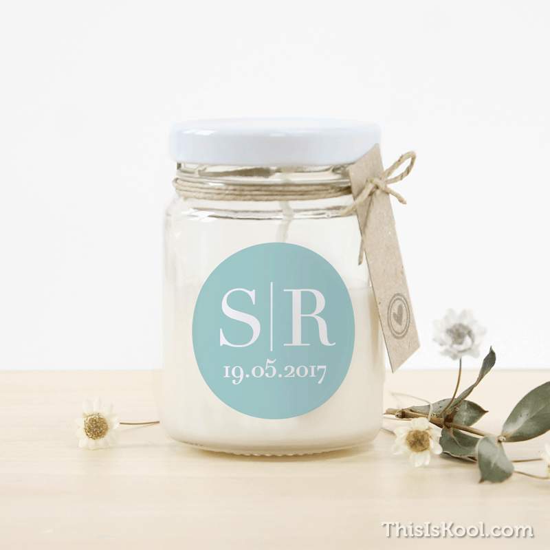 Por menos de 4 euros, This is Kool personaliza las velas con tu nombre.