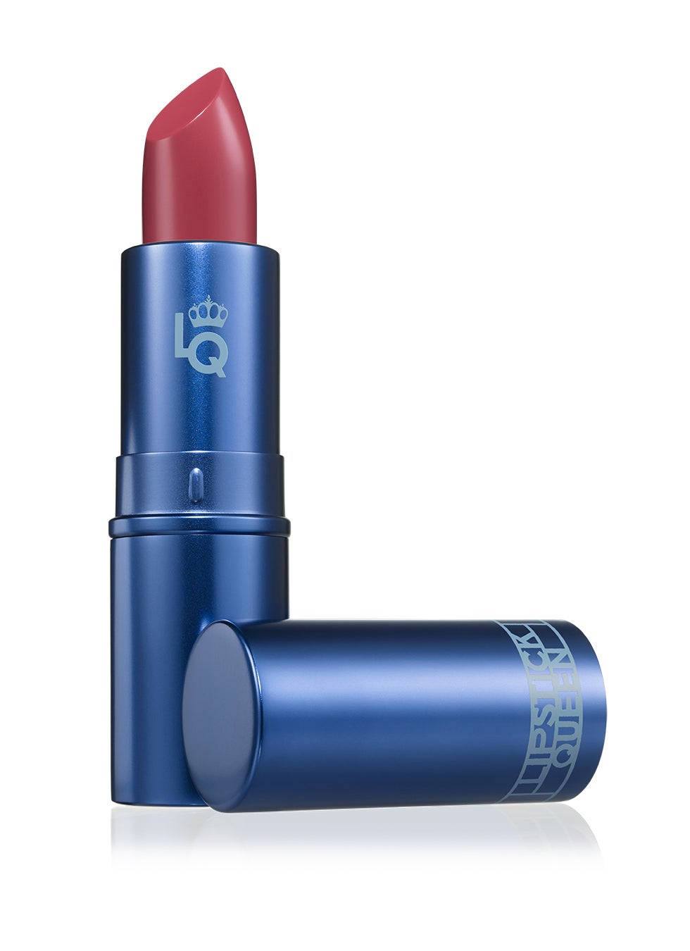 Apuesta por tonos discretos y naturales, que potencien la belleza de tus labios sin convertirse en el centro de atención de tu look. Este cereza con un brillo satinado es perfecto. (19€)