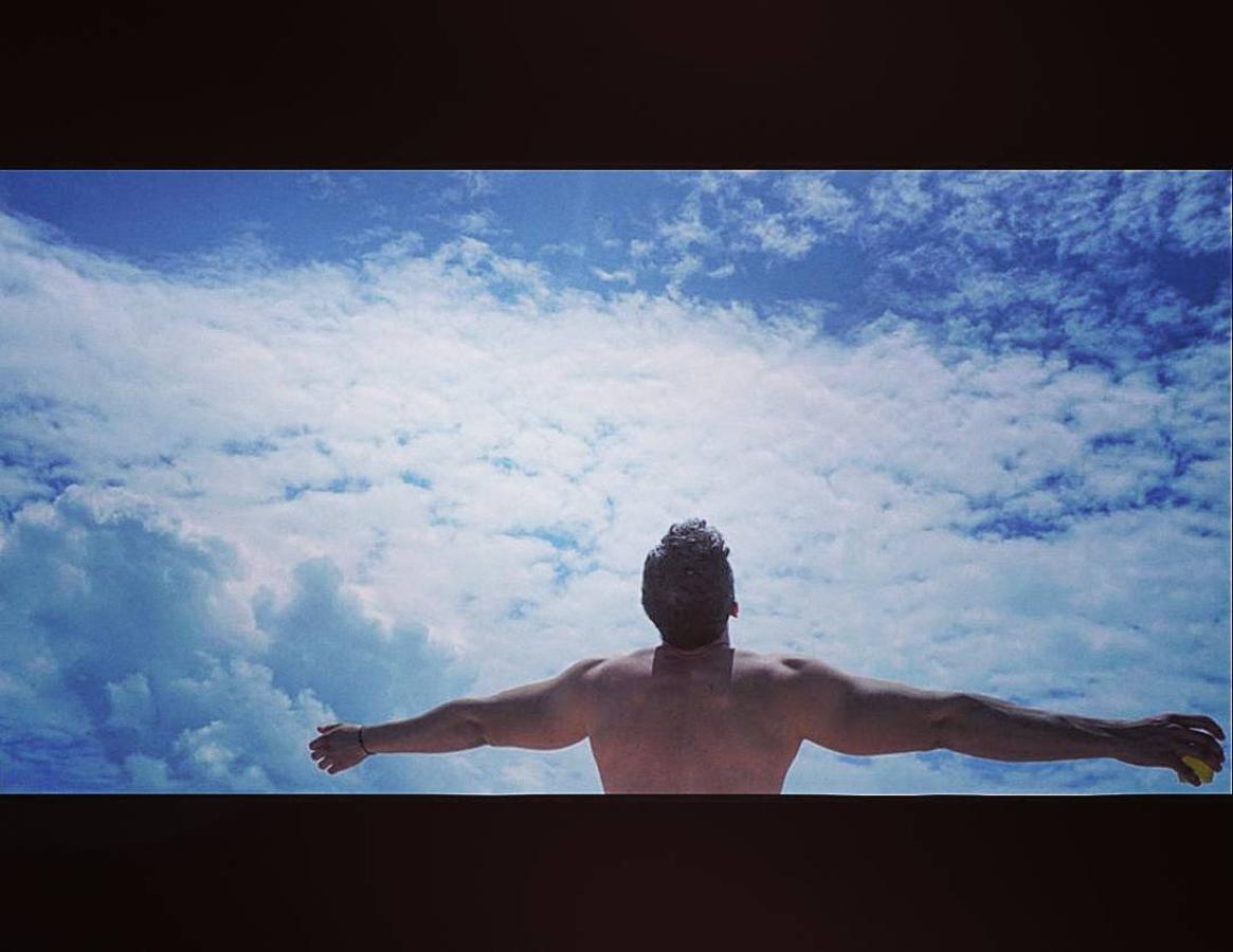 Claro, porque para eso tendríais que tener la llave de mis ojos cerrados, capaz de inventar cada recuerdo y cada abrazo.