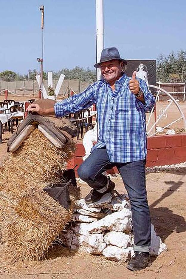 Amador Mohedano posa en su finca de Chipiona.