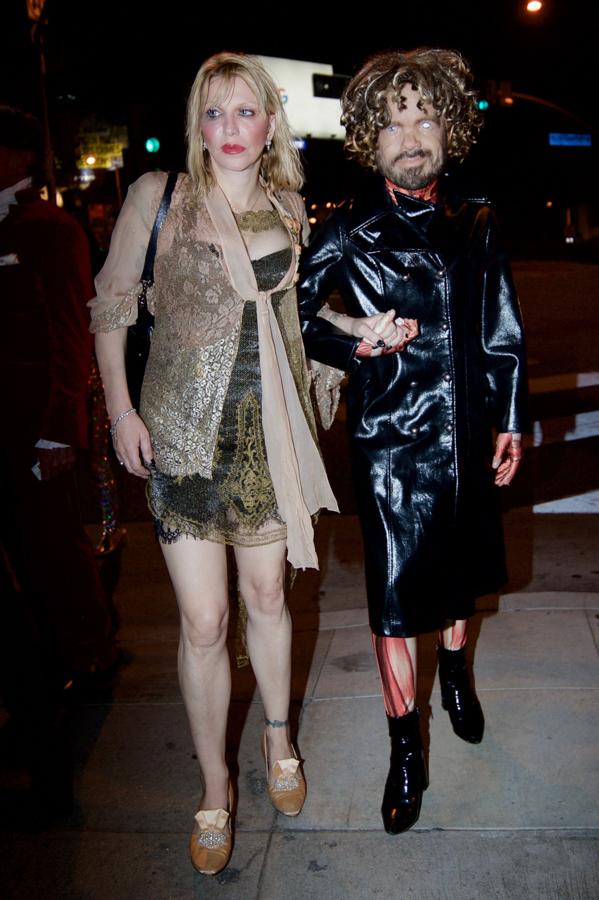 No tenemos claro si Courtney Love iba disfrazada o no...