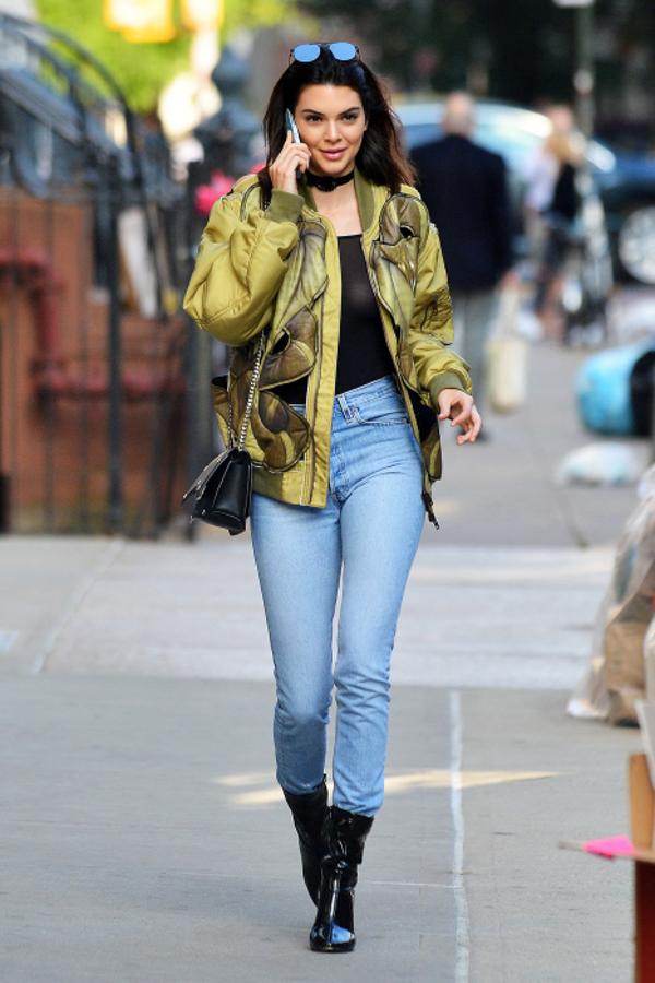 Sabe que los vaqueros son una apuesta segura y guarda en su armario un buen puñado de modelos: unos skinny altos de cintura