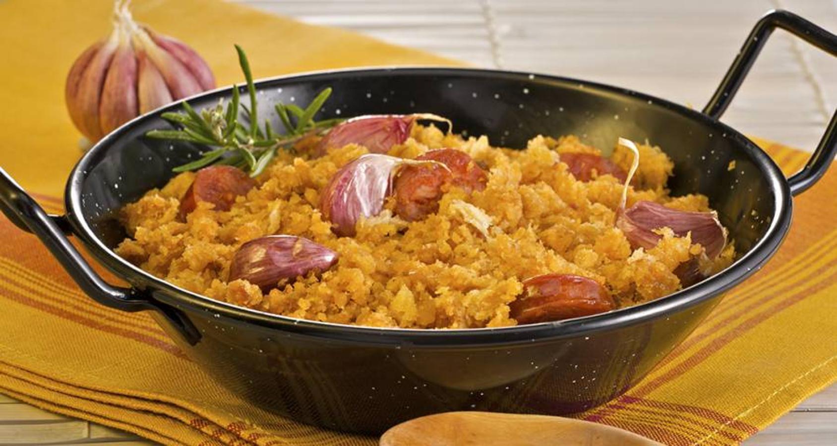 Este plato típico de las montañas extremeñas se hace con pan, sofrito (ajo, cebolla y pimentón de la Vera) y matanza. ¿Dónde? El Clavo (C/ Ramón y Cajal, Valencia de Alcántara).