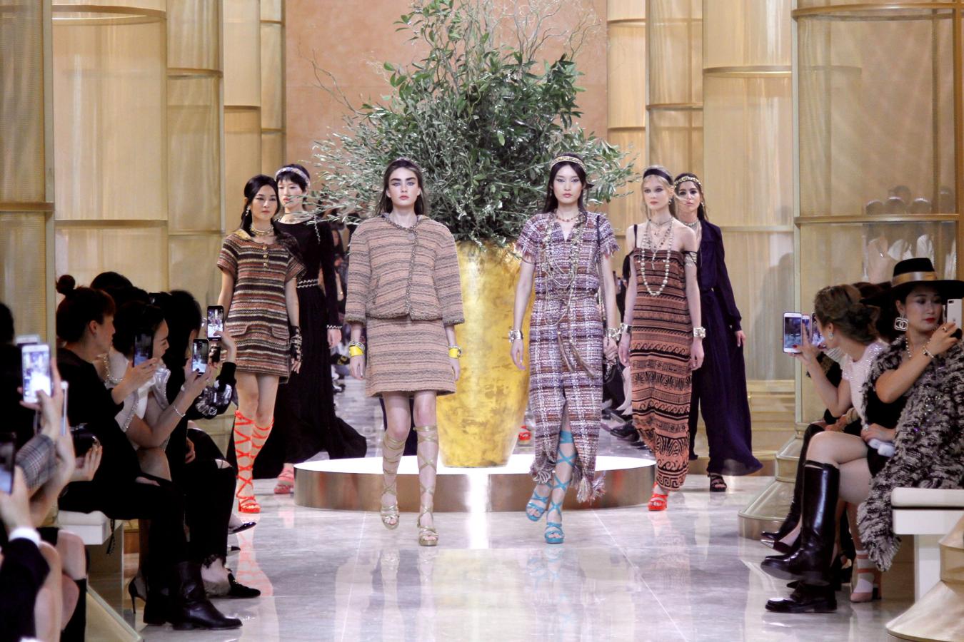Chanel ha presentado su colección Cruise 2017/18 en la ciudad china de Chengdu.