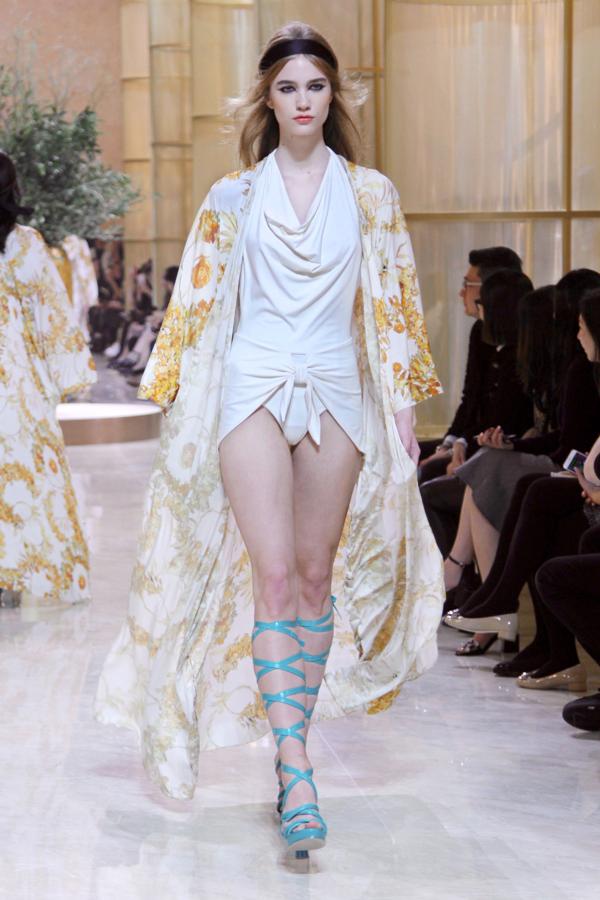 La colección Cruise 2017/18 de Chanel apuesta por los tejidos vaporosos.