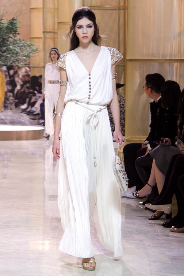 Chanel nos propone un viaje en el tiempo y el espacio desde el corazón de China a la tradición de la Grecia clásica.