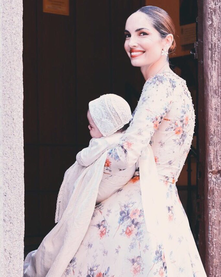 Eugenia Silva no quiso dejar pasar la oportunidad de subir una foto del bautizo de su hijo Jerónimo.