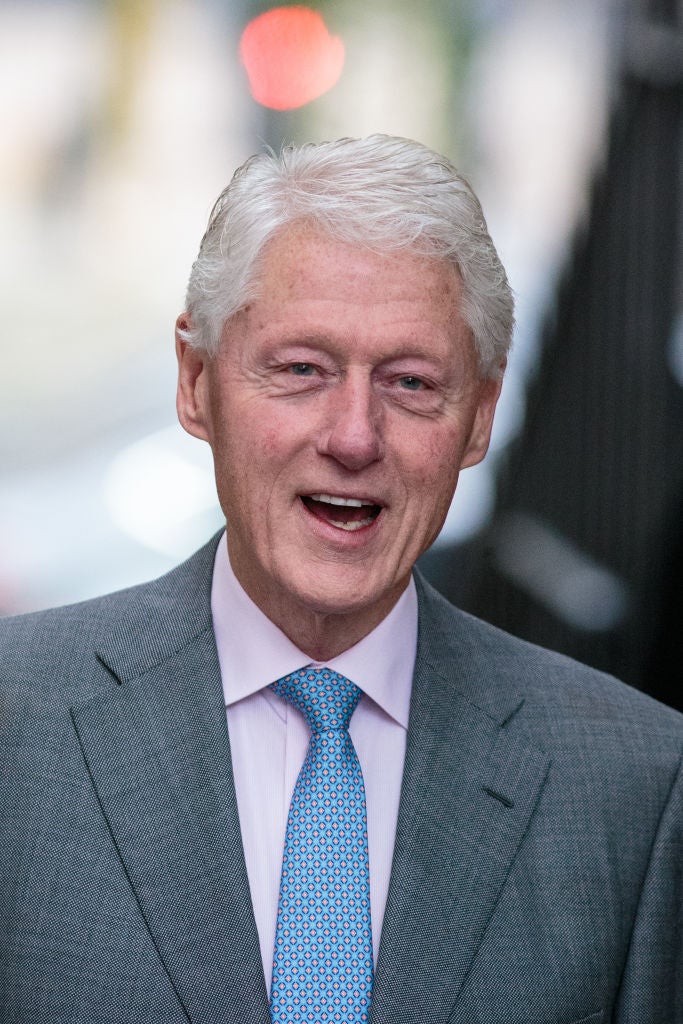 El ex presidente de Estados Unidos Bill Clinton declaró su adicción al sexo tras salir a la luz su relación sexual con Mónica Lewinsky. Él mismo ofreció ayuda a las personas que también padecieran este trastorno.