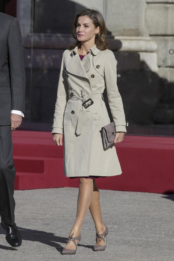 La Reina Letizia presume de un estilizado 1.70m de estatura.