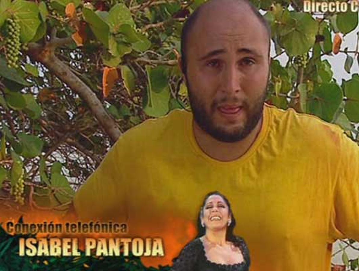 Aunque Isabel Pantoja le pidió que siguiera adelane, Kiko Rivera abandonó 'Supervivientes' por sus problemas de gota.