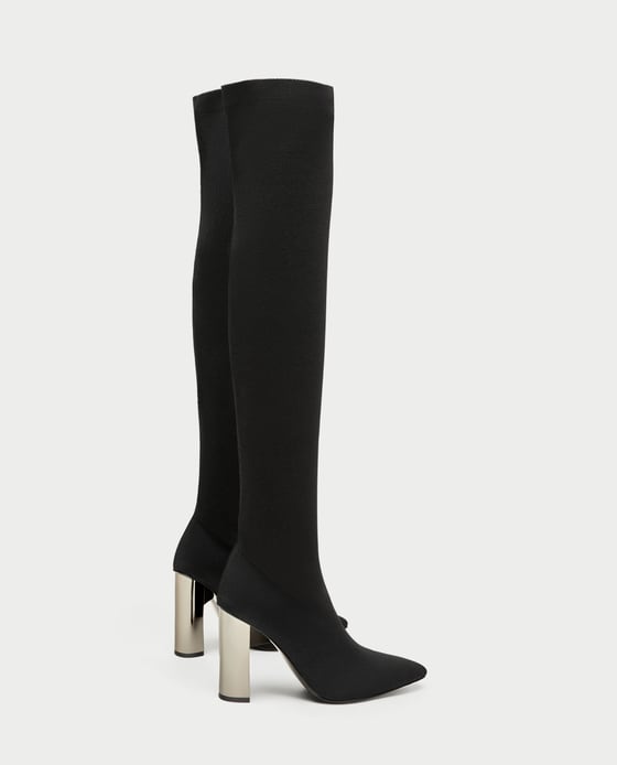 Botas altas elásticas de tacón de Zara: 59,95 euros.