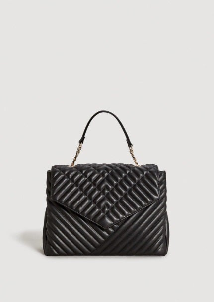 Bolso acolchado con cadena de Mango: 35,99 euros.
