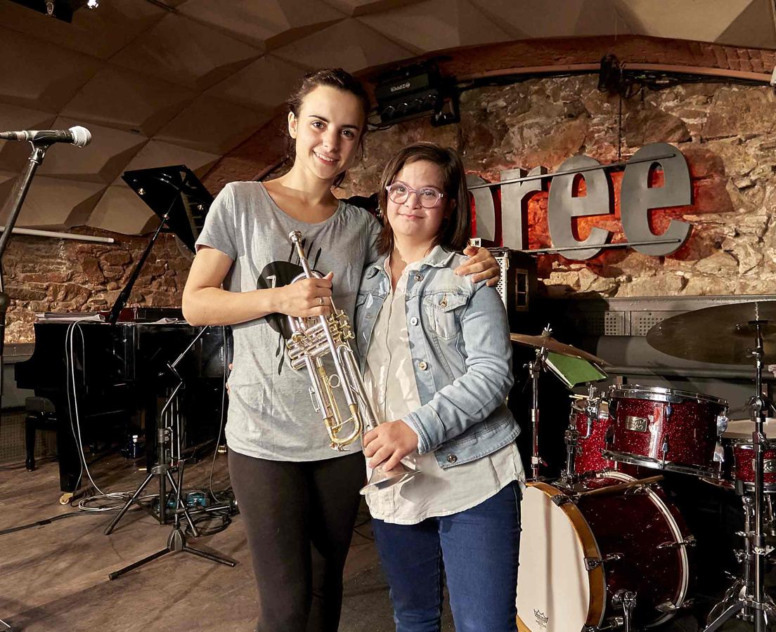 Andrea Motis y Mar son el mes de febrero.