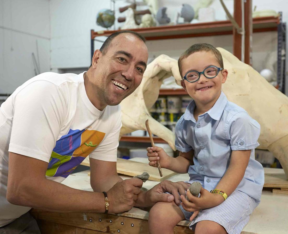 Lorenzo Quinn y Marc son el mes de mayo en este calendario solidario.