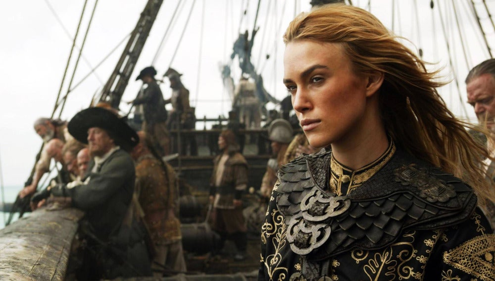 No nos olvidamos de Elizabeth Swann en 'Piratas del Caribe', la joven acomodada que no le tiene miedo a nada, ni a los piratas/zombies más temibles de los 7 mares. Keira Knightley es la damisela menos apurada que hayamos visto.
