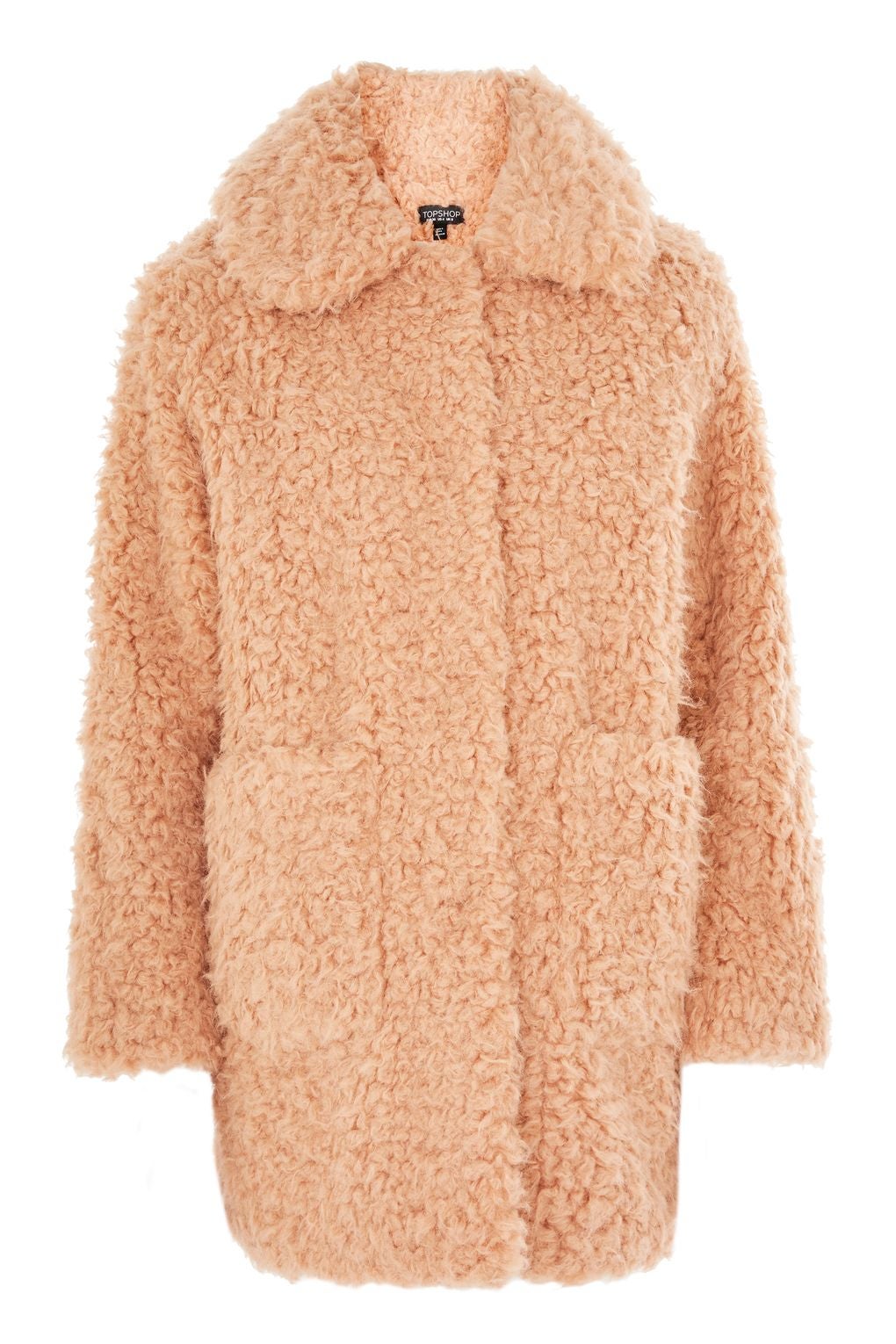 Abrigo teddy con solapa redonda de Topshop. Precio: 125 euros.