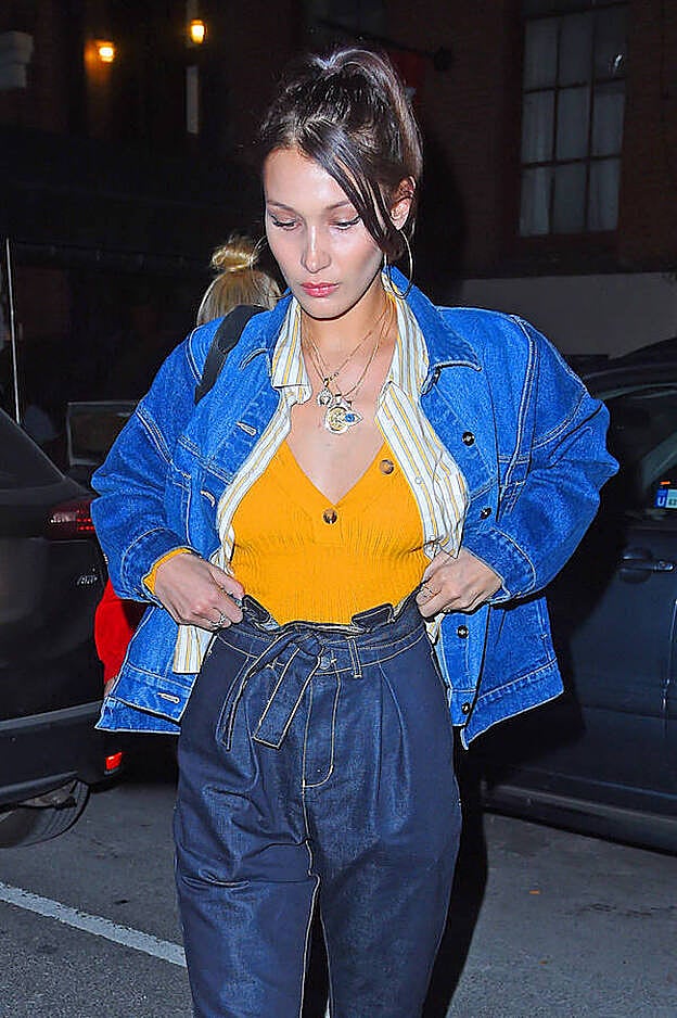 Bella Hadid no acertó ni con la talla de sus pantalones