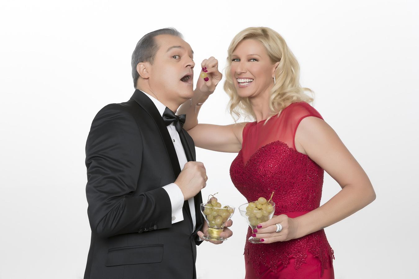 Anne Igaryiburu y Ramón GArcía, presentadores de las Campanadas 2017, ya están listos para entrar en el nuevo año.