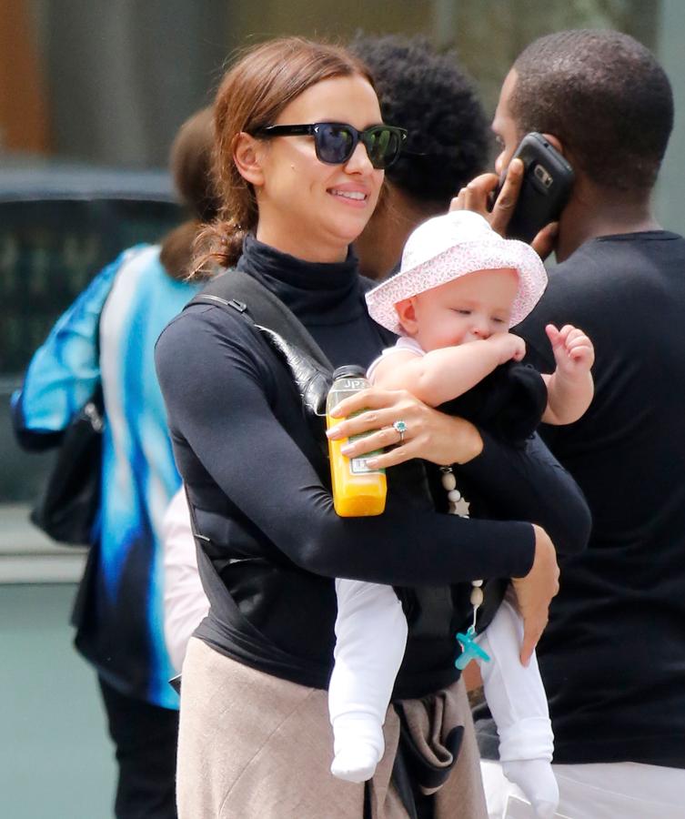 Irina Shayk y Bradley Cooper se convertían en papás en abril.