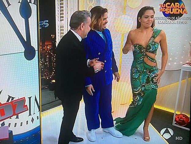 El vestido de Andrés Acosta con el que Cristina Pedroche ha dado las Campanadas en horario de Canarias.