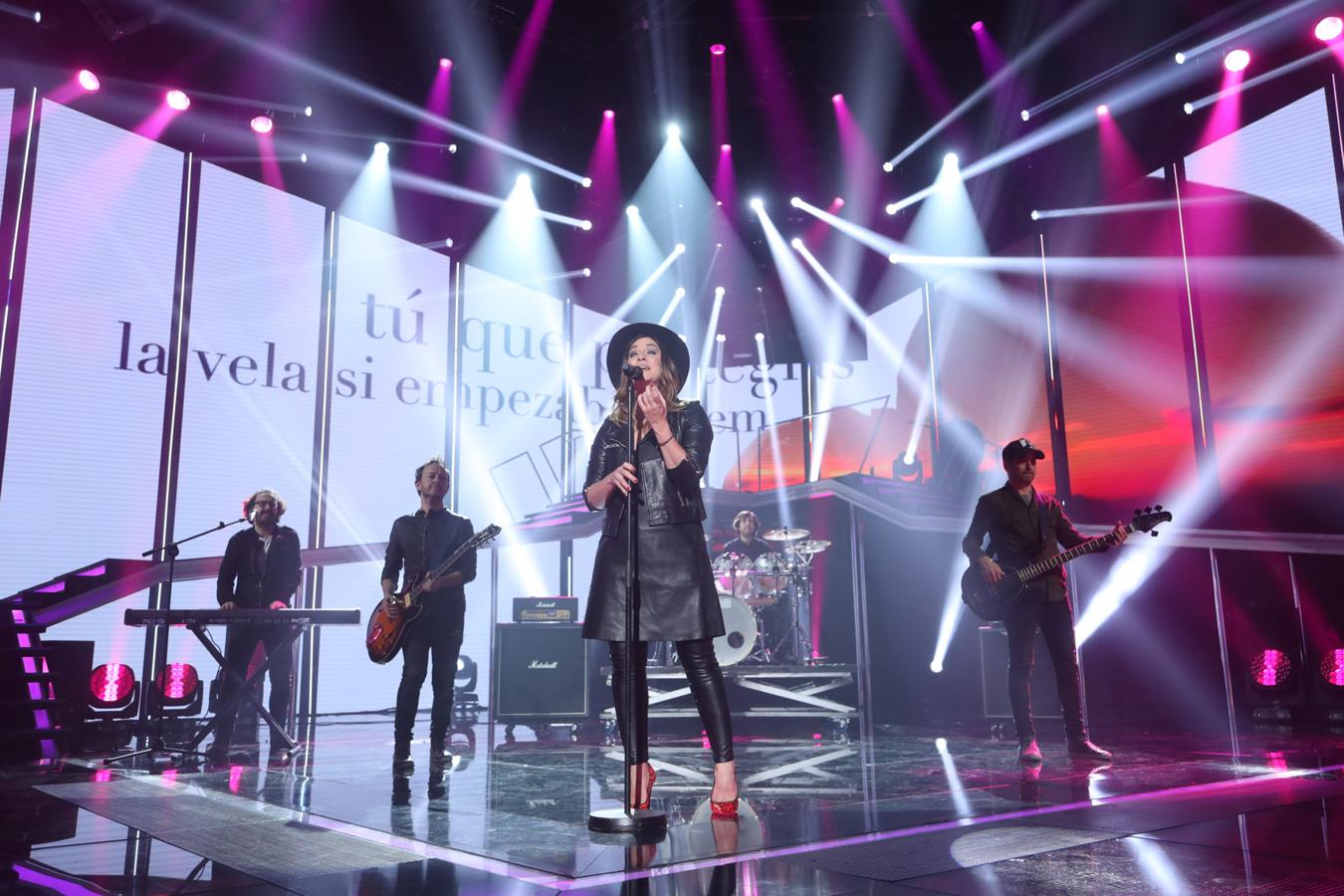 La Oreja de Van Gogh canta en el escenario de OT "Estoy contigo"