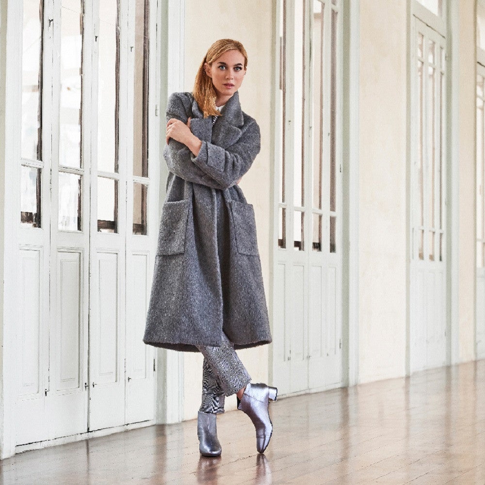 Botines plateados con tacón cuadrado de Fosco para Merkal Calzados. Precio: 75,99 euros.