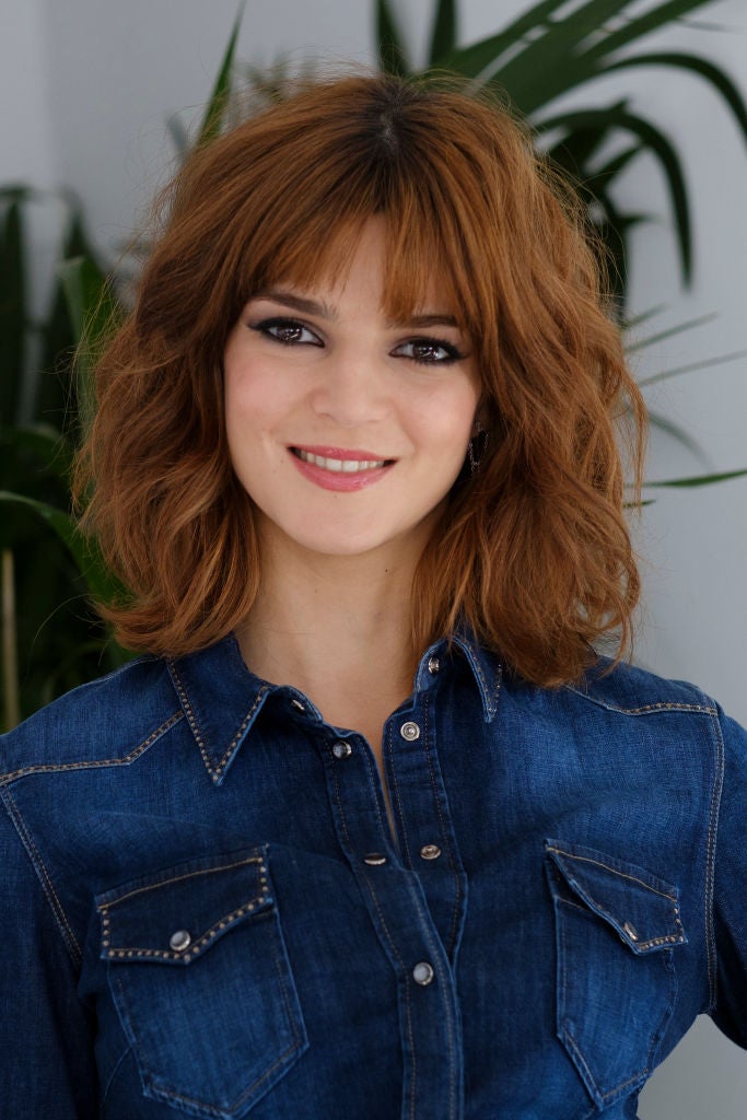 La actriz Clara Lago se despidió del pelo largo, apostando por un long bob con flequillo muy favorecedor. Eso sí, el cambio de look fue por trabajo.