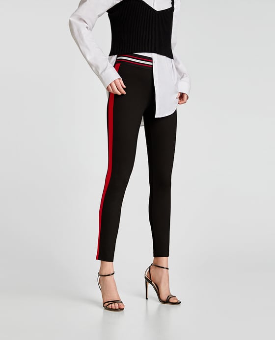 Legging con raya lateral de Zara. Precio: 19,95 euros.