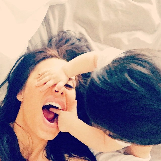 'Creo que nuestro baby va para dentista. He might be a dentist in the future...#sergioramosrubio #love #baby #sr#smile' Pilar Rubio jugando con el pequeño de la familia.