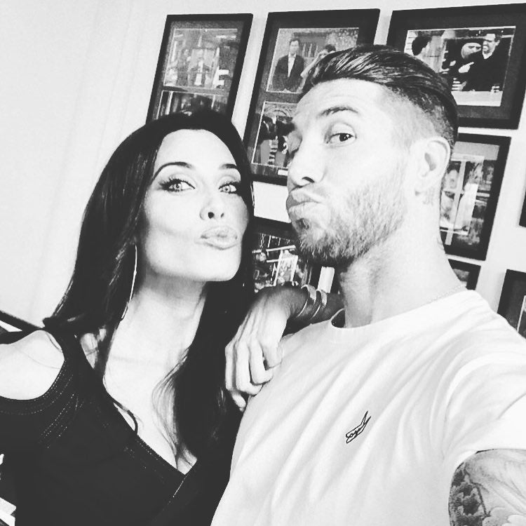 'Y muchas gracias mi amor @sr4oficial por apoyarme siempre' Así se declara públicamente una mujer enamorada.