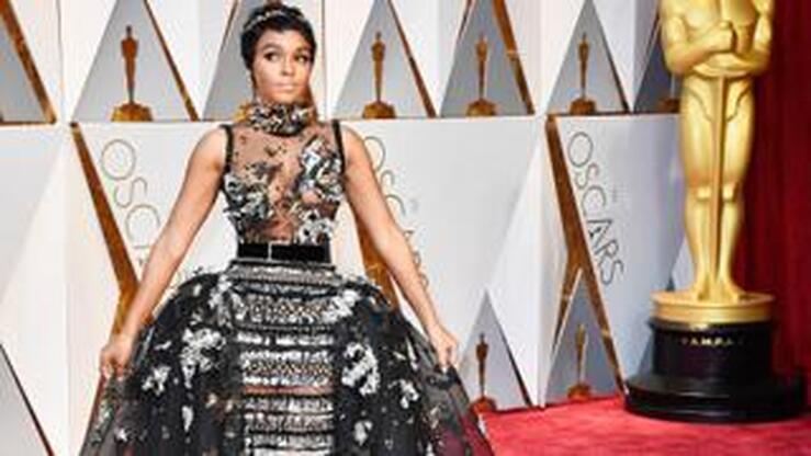 Fotos: Los peores looks de famosas de 2017