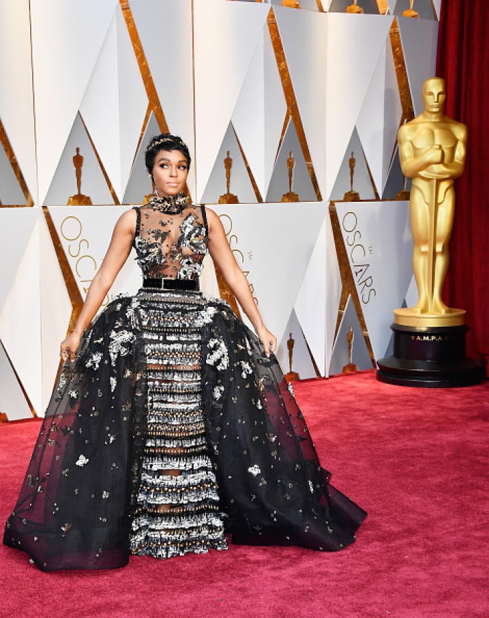 "Velaske, yo soi guapa?", debió pensar Janelle Monae con su vestido de Menina firmado por Elie Saab en los Oscars 2017.