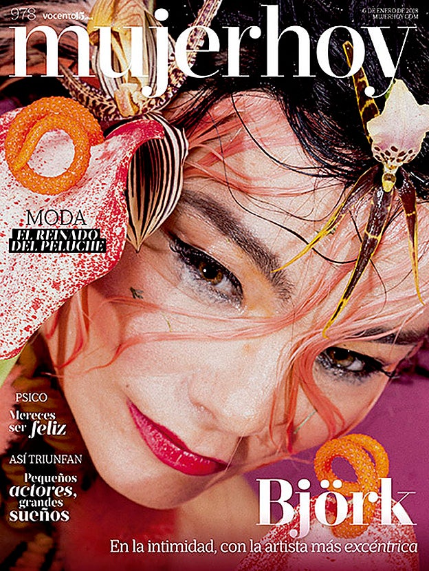 Björk, fotografiada para Maise Cousins para su último disco, Utopía.