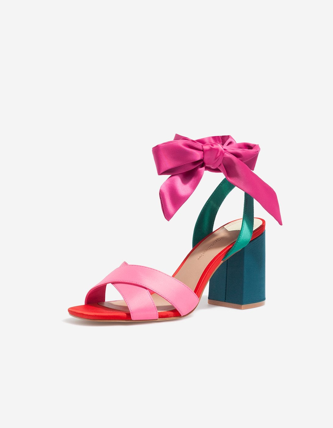 Sandalias de colores de satén. Precio: 12,99 euros (antes 19,95 euros)