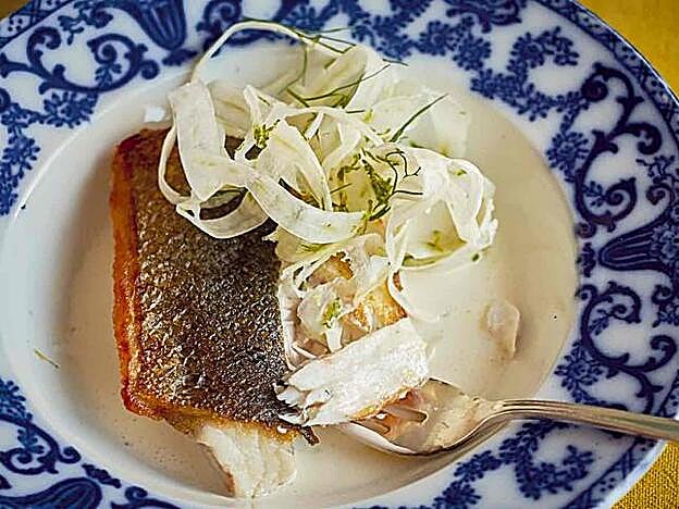 Prepara esta lubina. ideal para una buena cena.