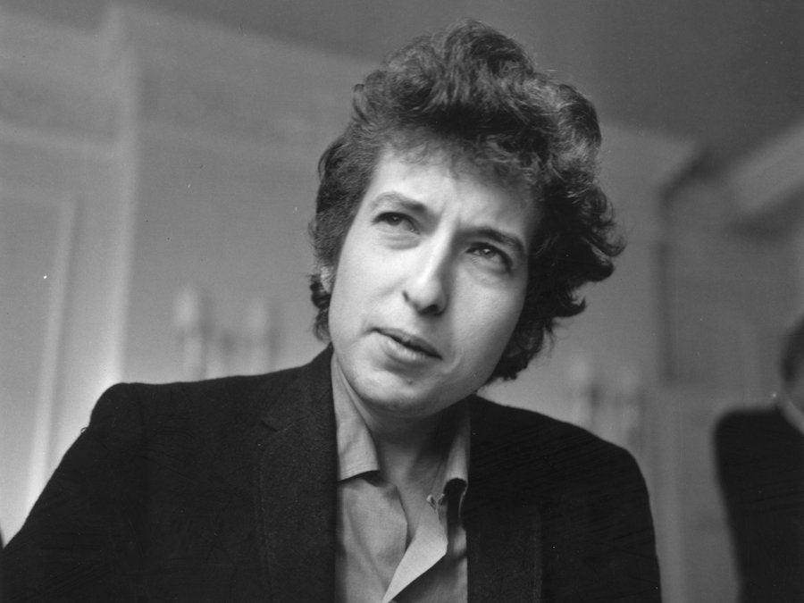 Bob Dylan también pisará nuestro país. Estará en Salamanca (24 marzo), Madrid (26, 27, 28 marzo) y Barcelona (30, 31 marzo).
