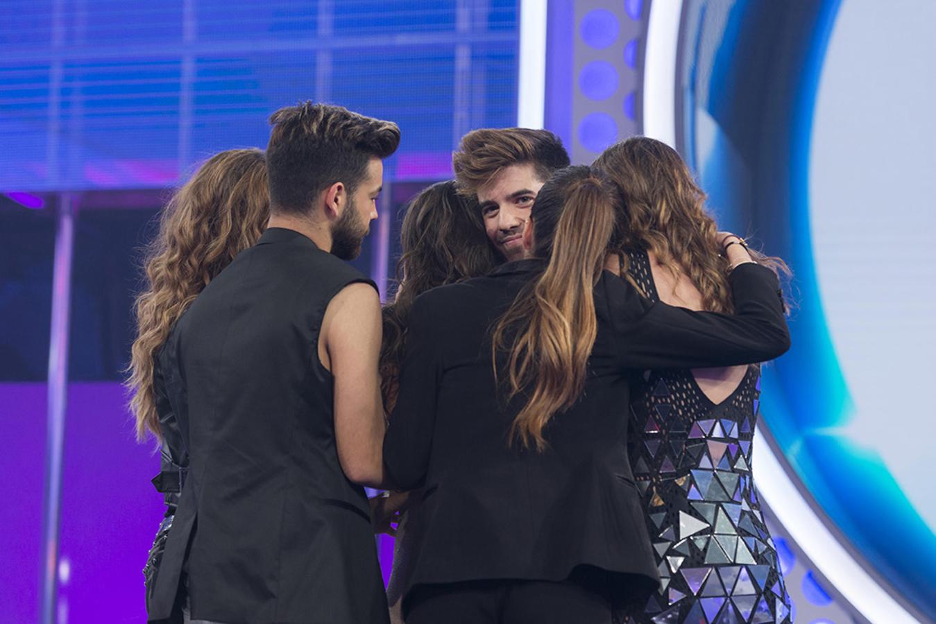 Recibió el cariño de sus compañeros tras saber que se convertía en el expulsado de la noche.