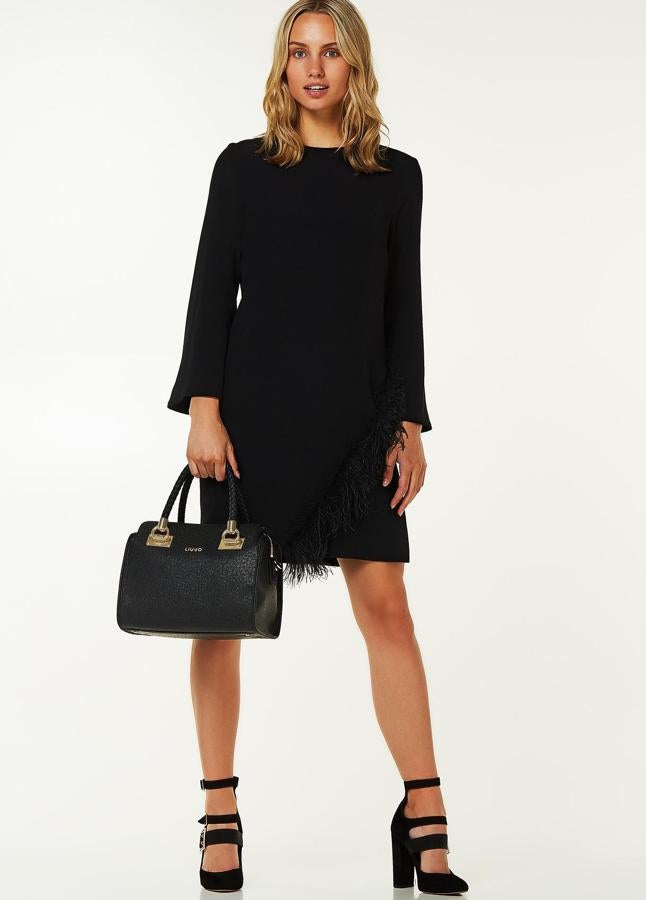 Un LBD atemporal que te sirva para todo, como este de Liu Jo (rebajado a 173 euros).