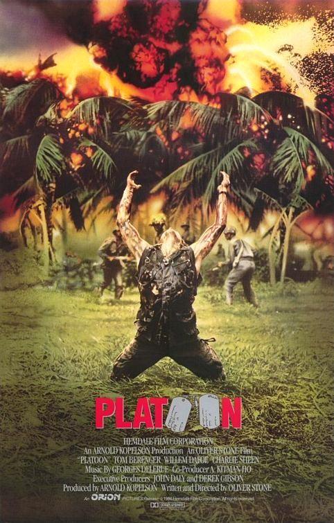 Platoon (1986) está ambientada en la guerra de Vietnam y fue la ganadora del Oscar a Mejor Película en el año 1987.