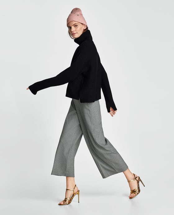 Pantalones de pata de gallo de Zara. Precio: 20,95 euros.