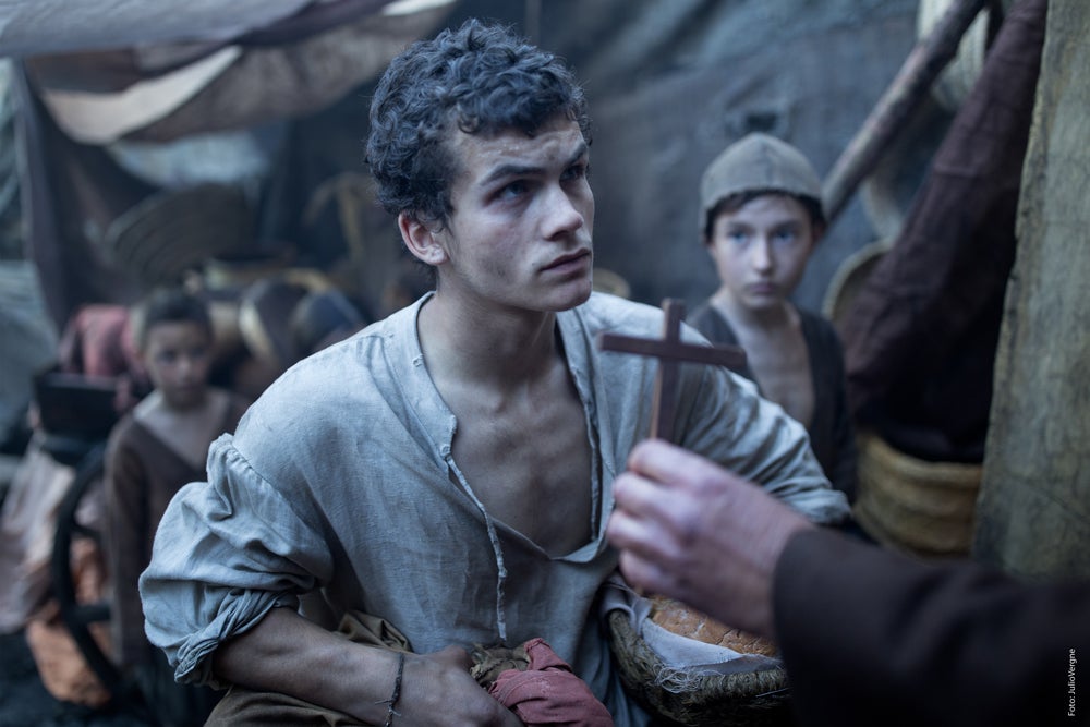 El actor Sergio Castellanos es Valerio Huertas en la serie 'La peste'.