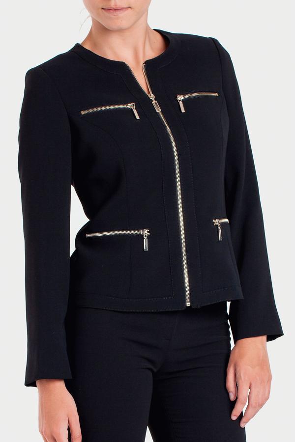Chaqueta negra con cinco cremalleras de Punt Roma. Precio: 49,95 euros (antes 89,95 euros)