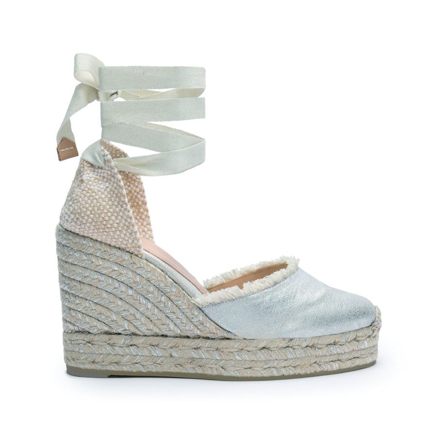 Alpargata metalizada de Castañer. Precio: 195 euros