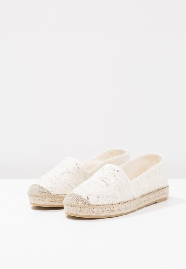 Planas, con encaje y detalles de lentejuelas. Precio: 69.95 euros en Zalando