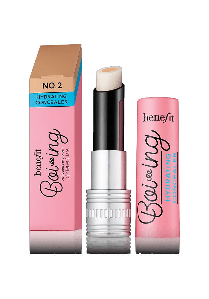Corrector boi-ing hidratante de Benefit. Ligero con una cobertura transparente pero eficaz para disimular las ojeras, sin marcar las líneas de expresión. (24€, en Sephora)