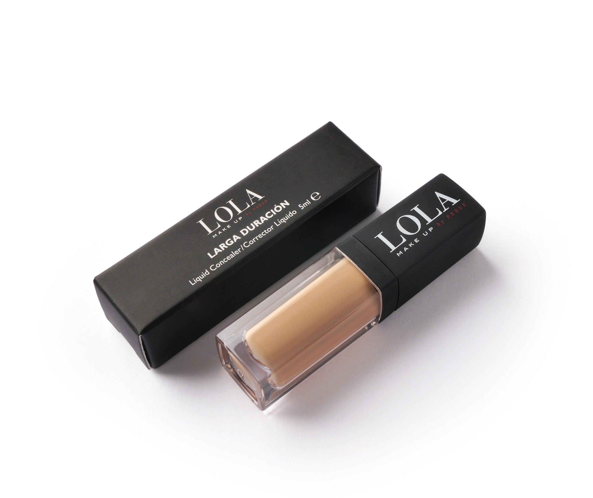 Corrector Líquido de Lola Make up. Corrector de alta cobertura para ojeras e imperfecciones, con una textura ligera y confortable, con vitaminas. 16 horas de duración. (9€)