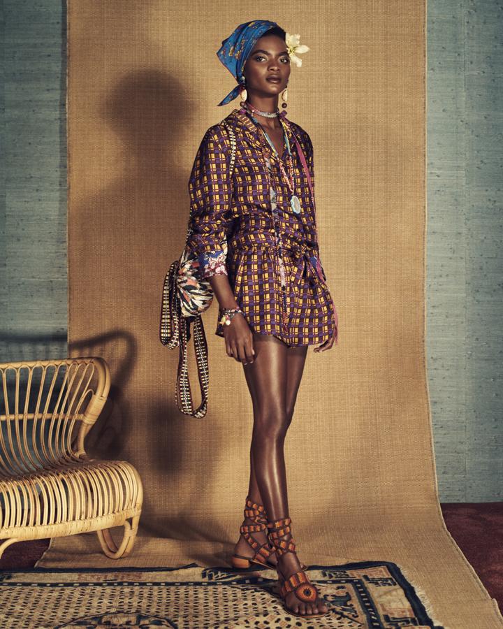 Los estampados y los tejidos etéreos protagonizan la colección SS18 que, como ocurrió en el otoño, acerca la estética de las imágenes de Zara a la una campaña de Alta Costura.