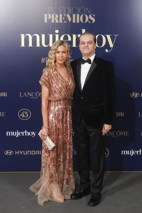 Y no es fruto de la casulidad que el tul y las lentejuelas también estuvieran presentes en el look de Patricia Cerezo, la esposa de Ramón García, porque lo firmaba también Franchi.