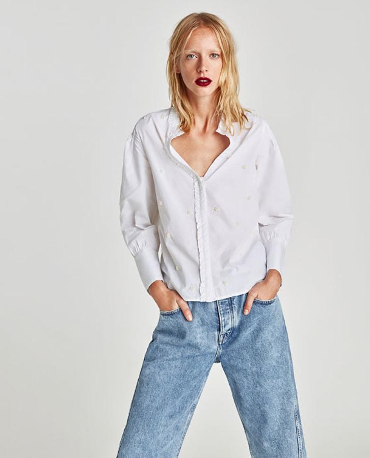Blusa de popelín de Zara. Precio: 9,99 euros.