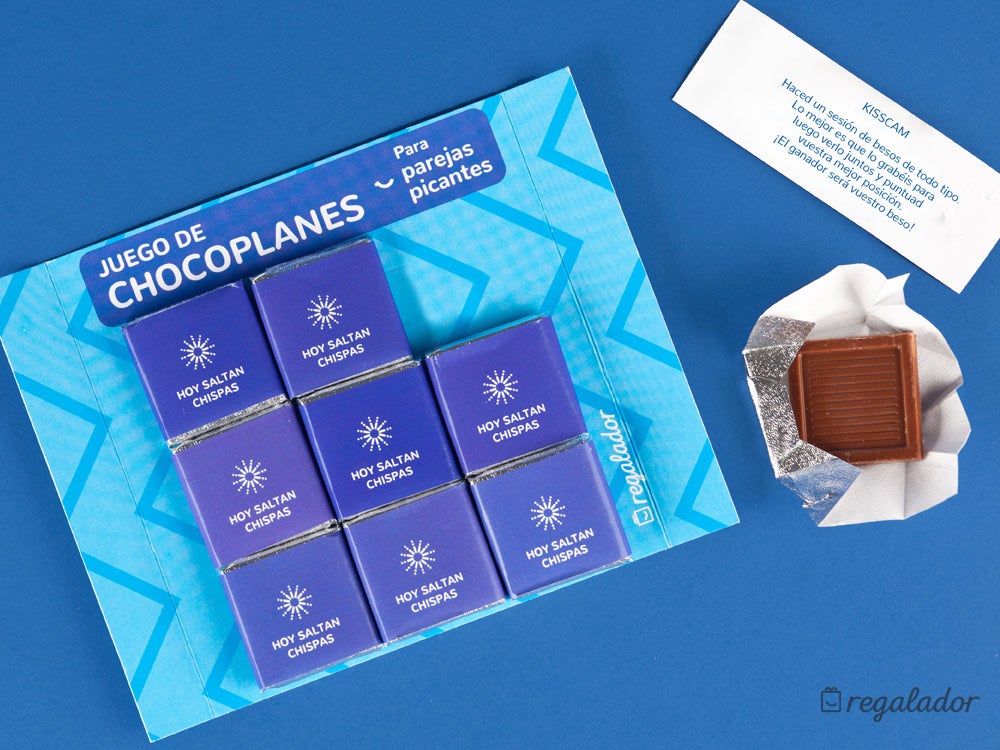 Si sois de los o las que regaláis bombones, al meno hacedlo de forma original. ¡El bombón sorpresa! ¿Qué os tocará?